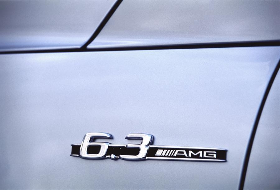 Логотип Mercedes-Benz R63 AMG (W251) 2007 года  (фото 29 из 77)